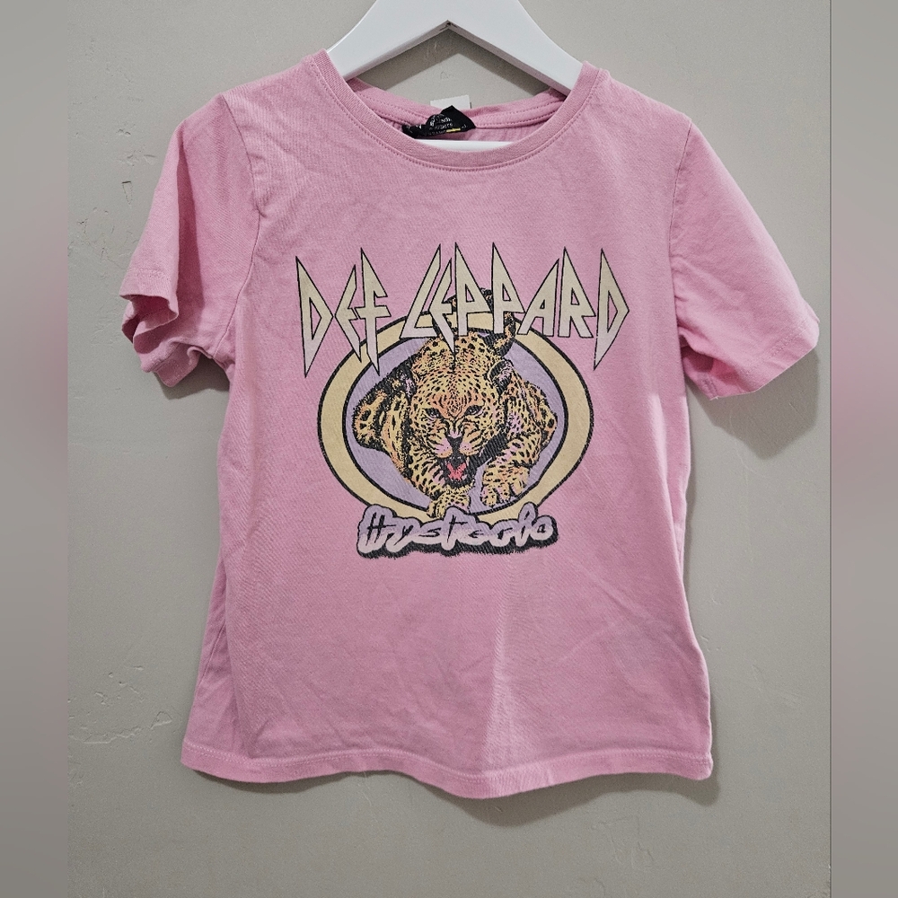 Def Leppard Cotton On Top Size 8 Short Sleeve Shirt